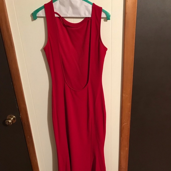 Backless Red body fitted prom/formal dress. - Picture 3 of 4